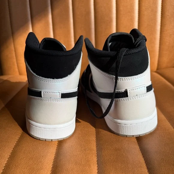 Air Jordan 1 Mid SE Diamond Size 10 Brand New In Box - Picture 3 of 6